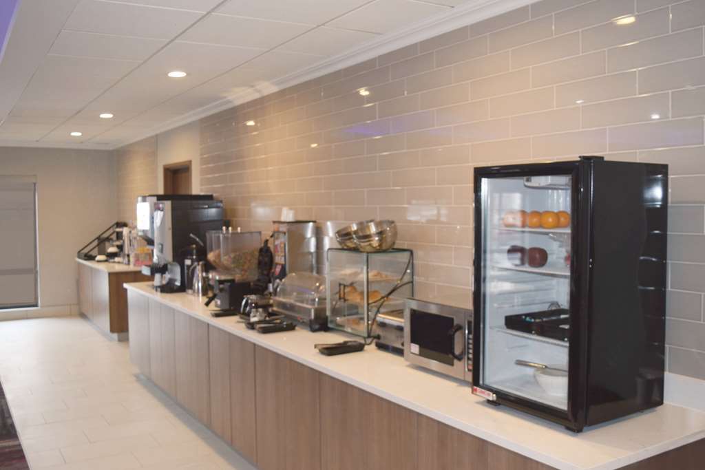 La Quinta By Wyndham Lackawanna Restaurant photo