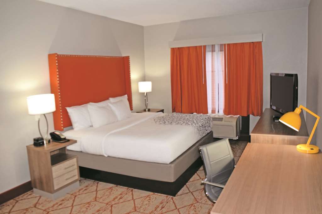 La Quinta By Wyndham Lackawanna Room photo